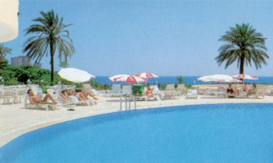 Poolanlage des Hotel Cender in Antalya