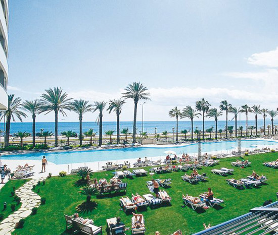 Poolanlage des Hotel Porto Bello in Antalya