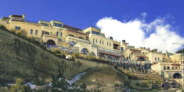 Außenansicht des Hotels CCR Cappadocia Cave Resort