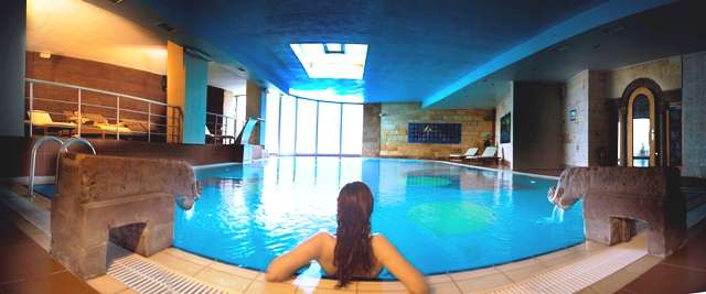 Pool des Hotels CCR Cappadocia Cave Resort