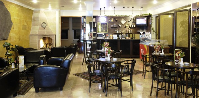Cafe und Bar im Hotel Dinler-Uerguep
