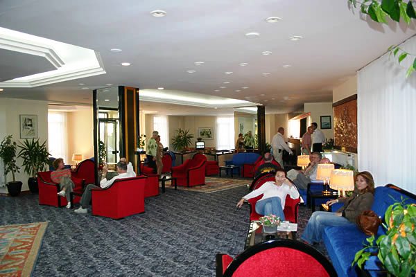 Empfangshalle des Hotels Yeniyuekseller in Kappadokien