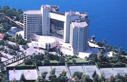 Gesamtübersicht des Hotel Akra Barut in Antalya