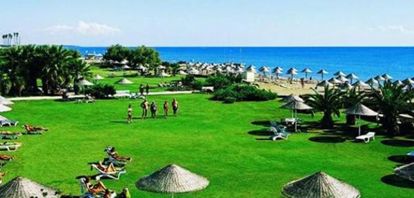 Strand und Liegeflächen am Hotel Crystal Tatbeach Golf Resort