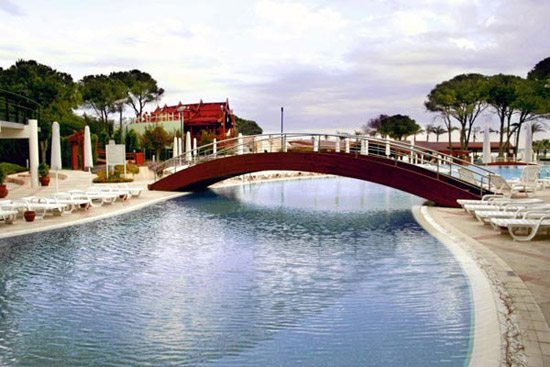 Pool-Brücke des Hotels Cornelia Deluxe Resort in Belek