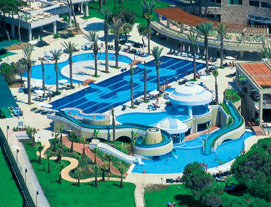 Außenpoolanlage des Hotels Limak Atlantis in Belek
