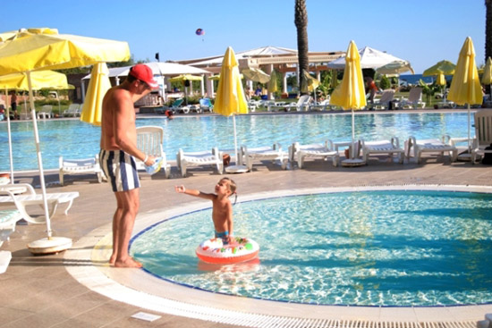 Kinderbecken des Hotels Maritime Pine Beach Resort