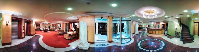 Eingangsbereich des Hotels Eresin Crown in Istanbul
