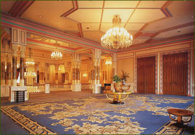 Eingangsbereich des Hotels Kempinski Ciragan Palace in Istanbul