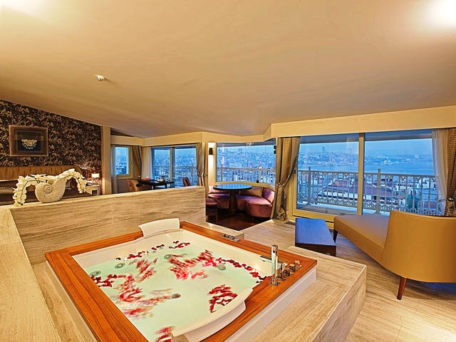 Beispielzimmer des Hotels Levni mit Meeresblick