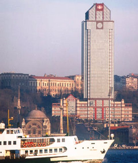 Außenansicht des Hotels Ritz Carlton in Istanbul