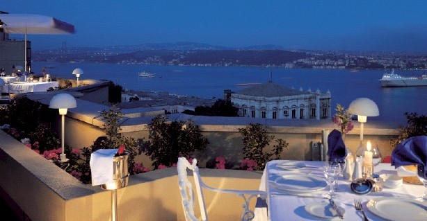 Terrasse des Hotels Swissotel the Bosphorus in Istanbul