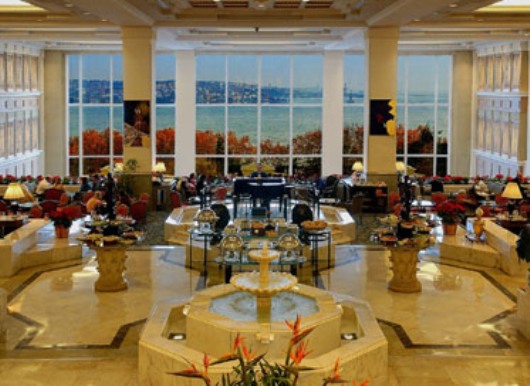 Innenbereich des Hotels Swissotel the Bosphorus in Istanbul