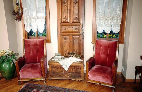 Sitzgelegenheiten im Hotel Yusufpasa Konagi in Istanbul