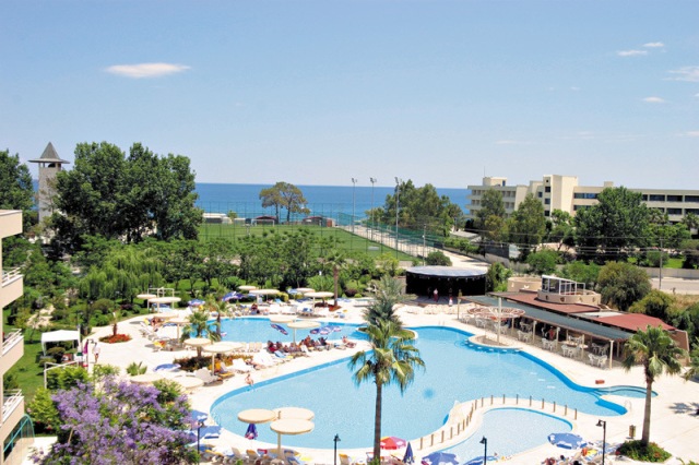 Poolanlage des Hotels Fame Residence Goeynuek in Kemer