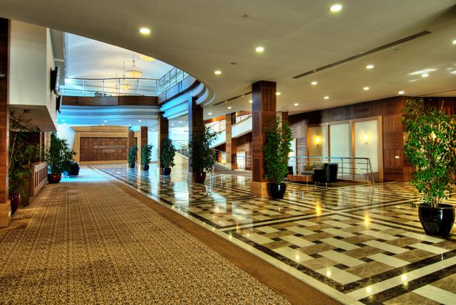 Eingangsbereich des Hotels Rixos Sungate in Kemer