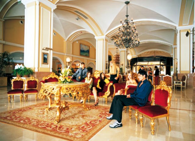 Hotel Kremlin Palace WOW in Lara/Aksu