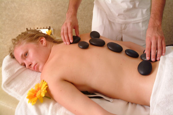 Wellness Massage im Hotel Sherwood Breezes in Lara/Aksu