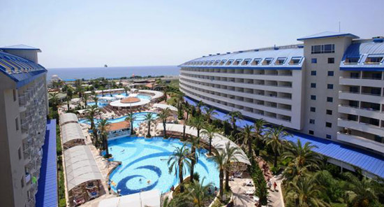 Pool Übersicht des Hotel Crystal Admiral Resort in Side