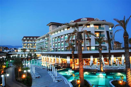 Aussenansicht des Hotel Sunis Evren Beach Resort in Side